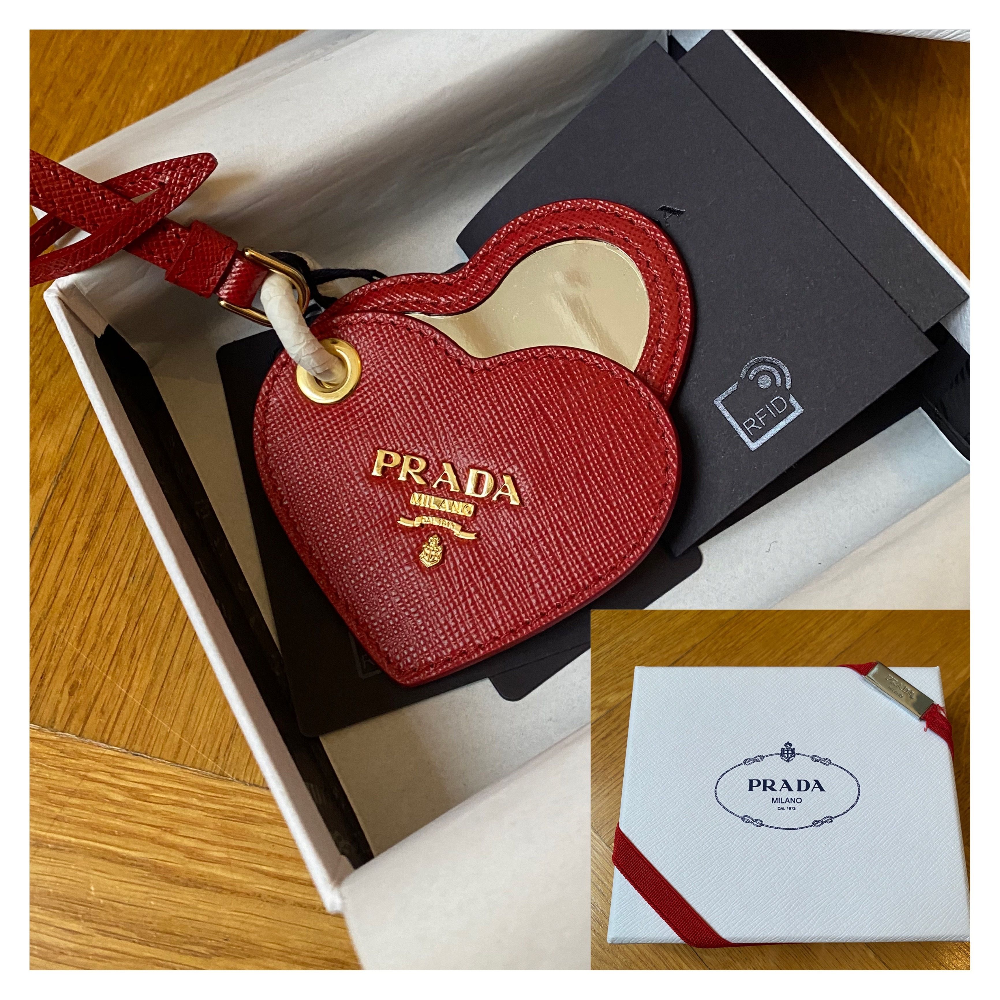 PRADA ((プレゼントに最適))可愛いハード型ミラーチャーム (PRADA