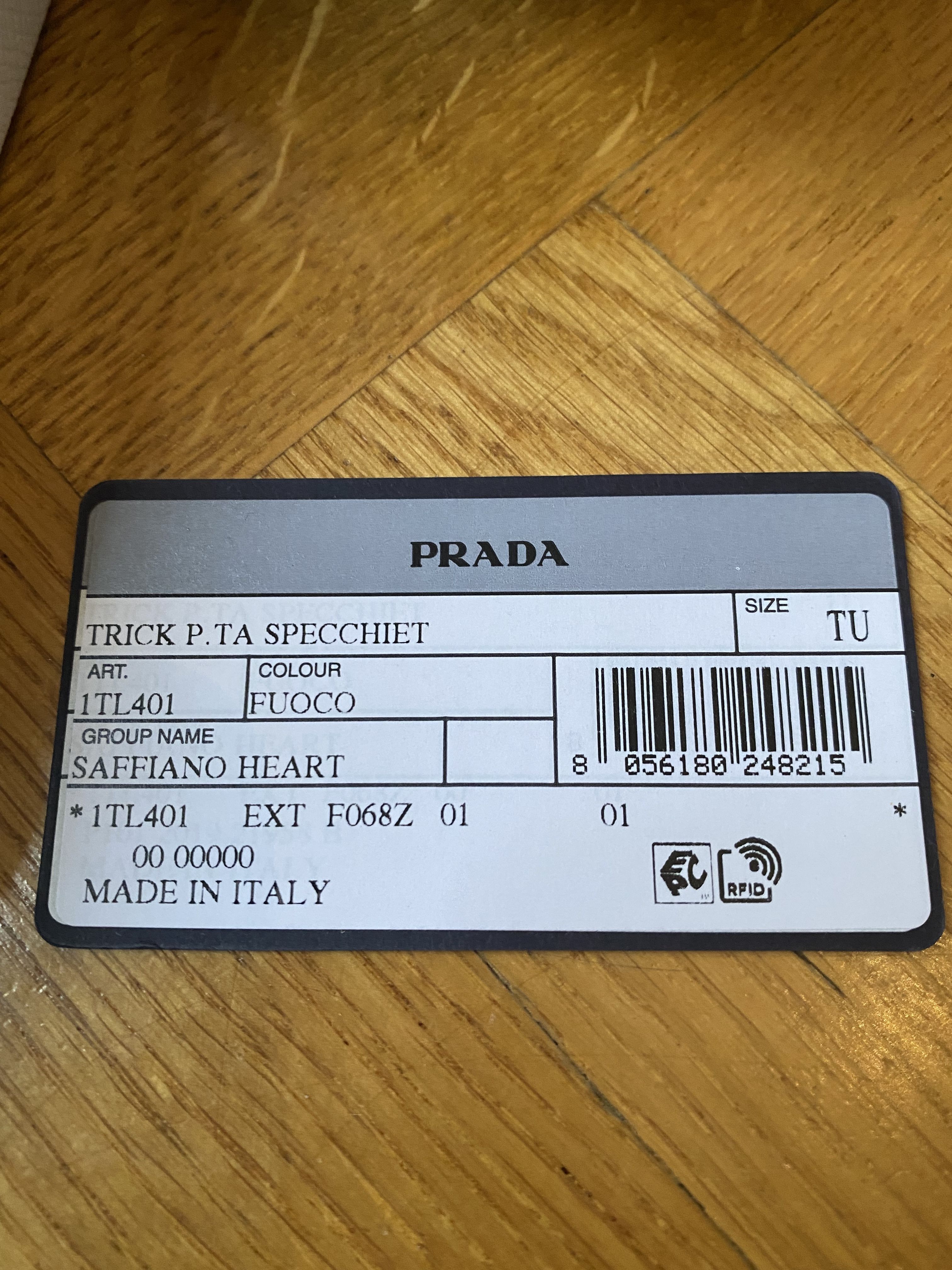 PRADA ((プレゼントに最適))可愛いハード型ミラーチャーム (PRADA