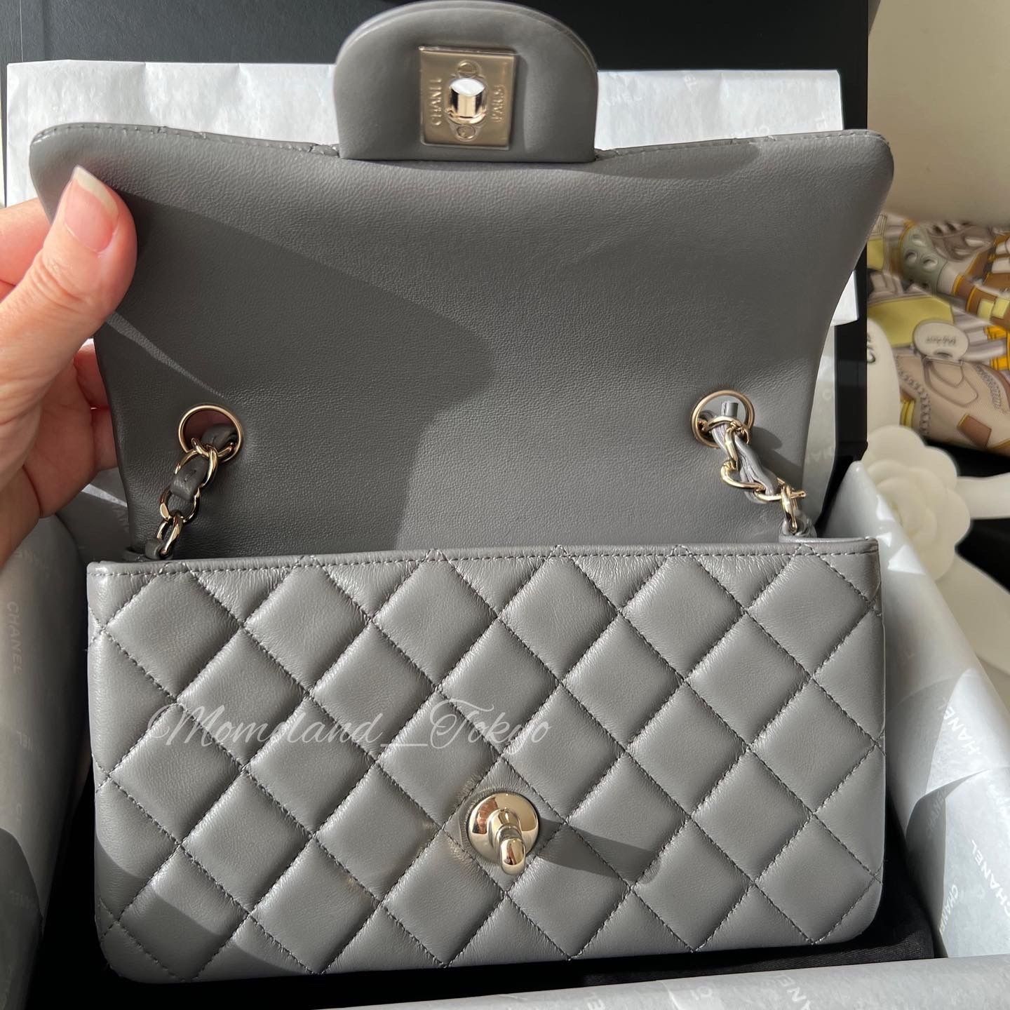 シャネル 22A グレー ミニマトラッセ ラムスキン 即発送☆ (CHANEL
