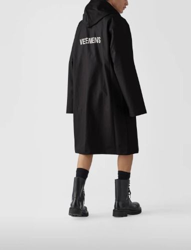 VETEMENTS レインコート (VETEMENTS/コートその他) UE52CO100B 1304