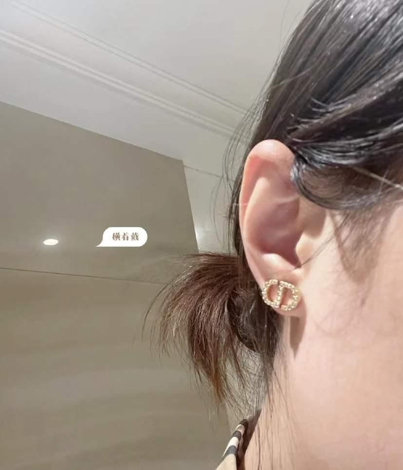 Dior】PETIT CD スタッドピアス (Dior/ピアス) E1742PTCCY_D102【BUYMA】