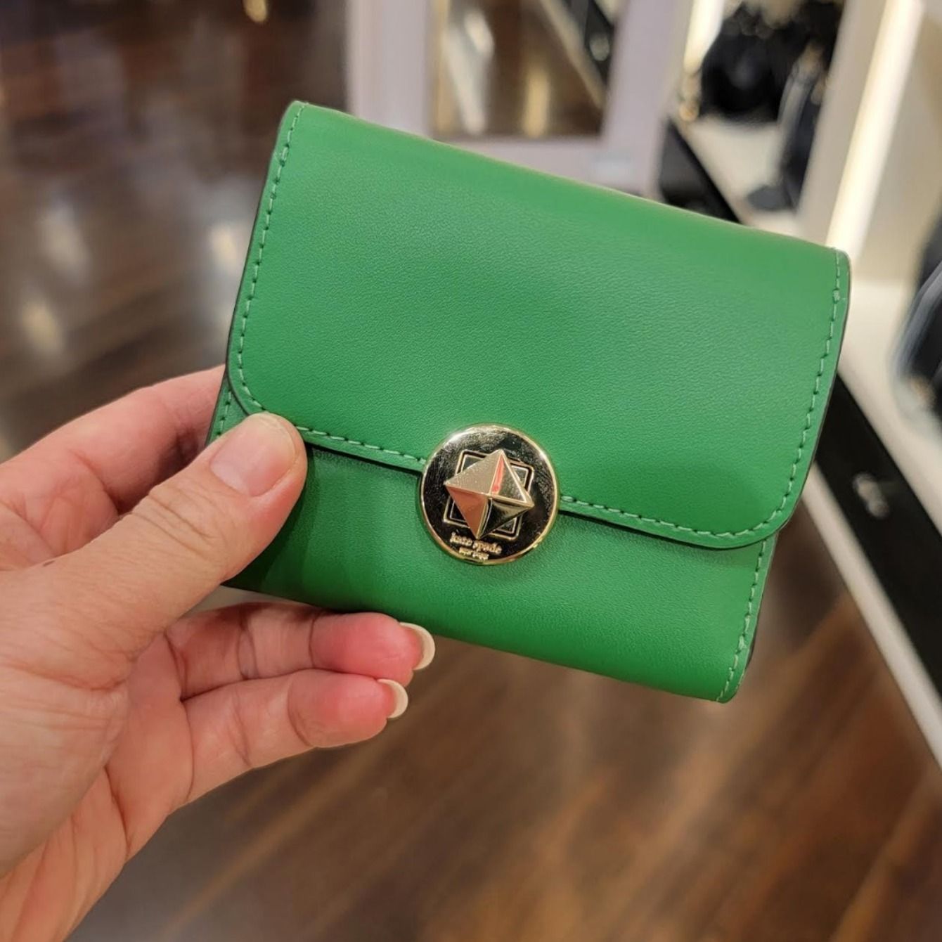 kate spade】Audrey Small Wallet 三つ折り 財布 ショッパー付 (kate