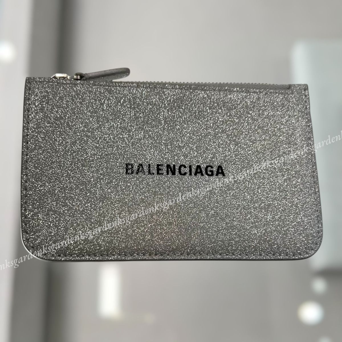 即納！BALENCIAGA CASH フラグメントケース スパークリング生地