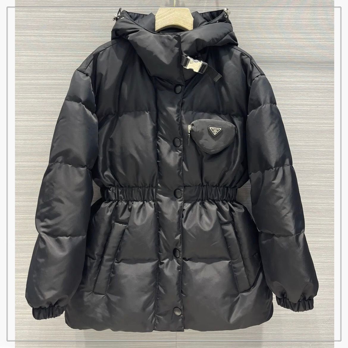 入手困難】PRADA◇Re-Nylon ダウンジャケット フード付き ロゴ (PRADA