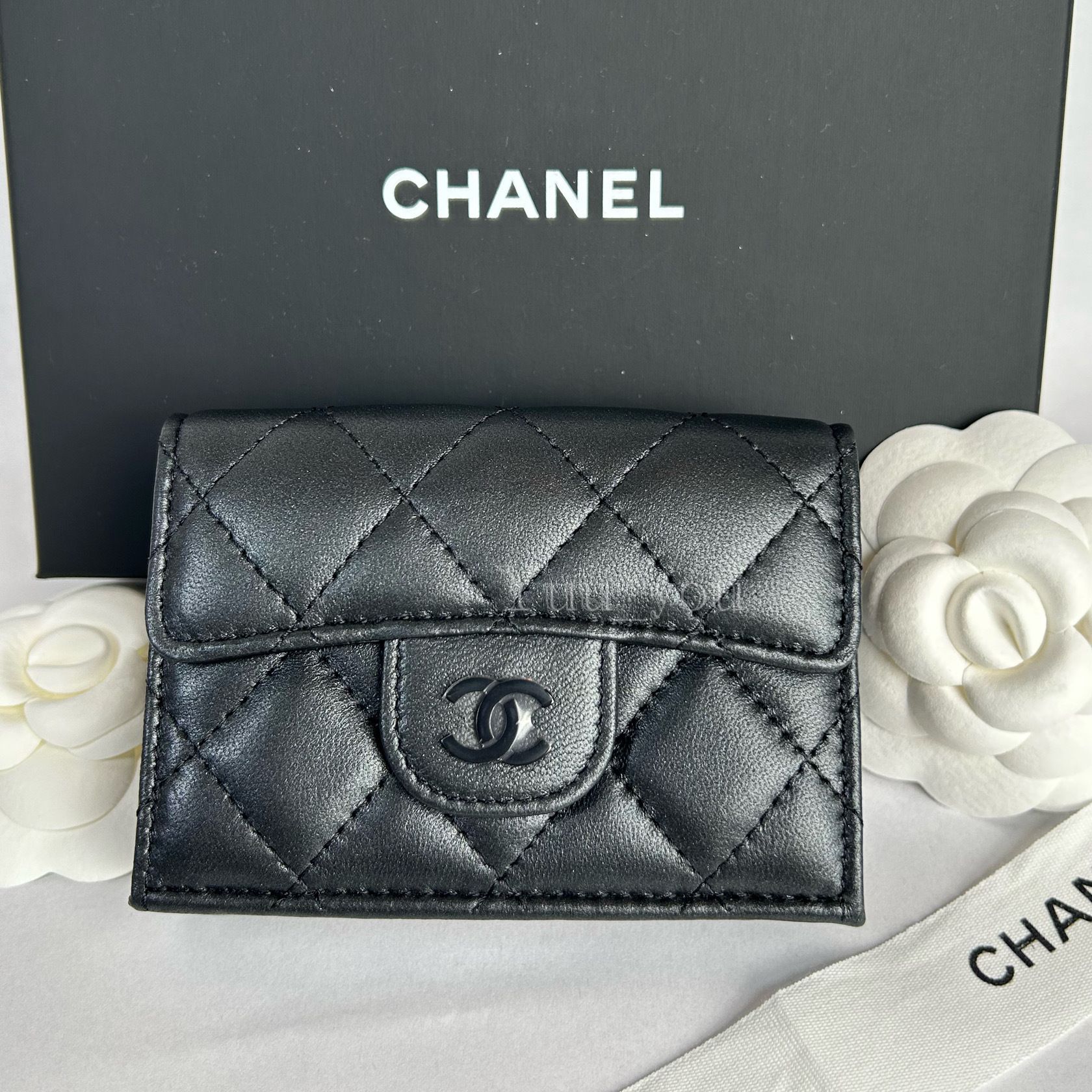 SO BLACK 】CHANEL 3つ折り財布 ラムスキン (CHANEL/折りたたみ財布