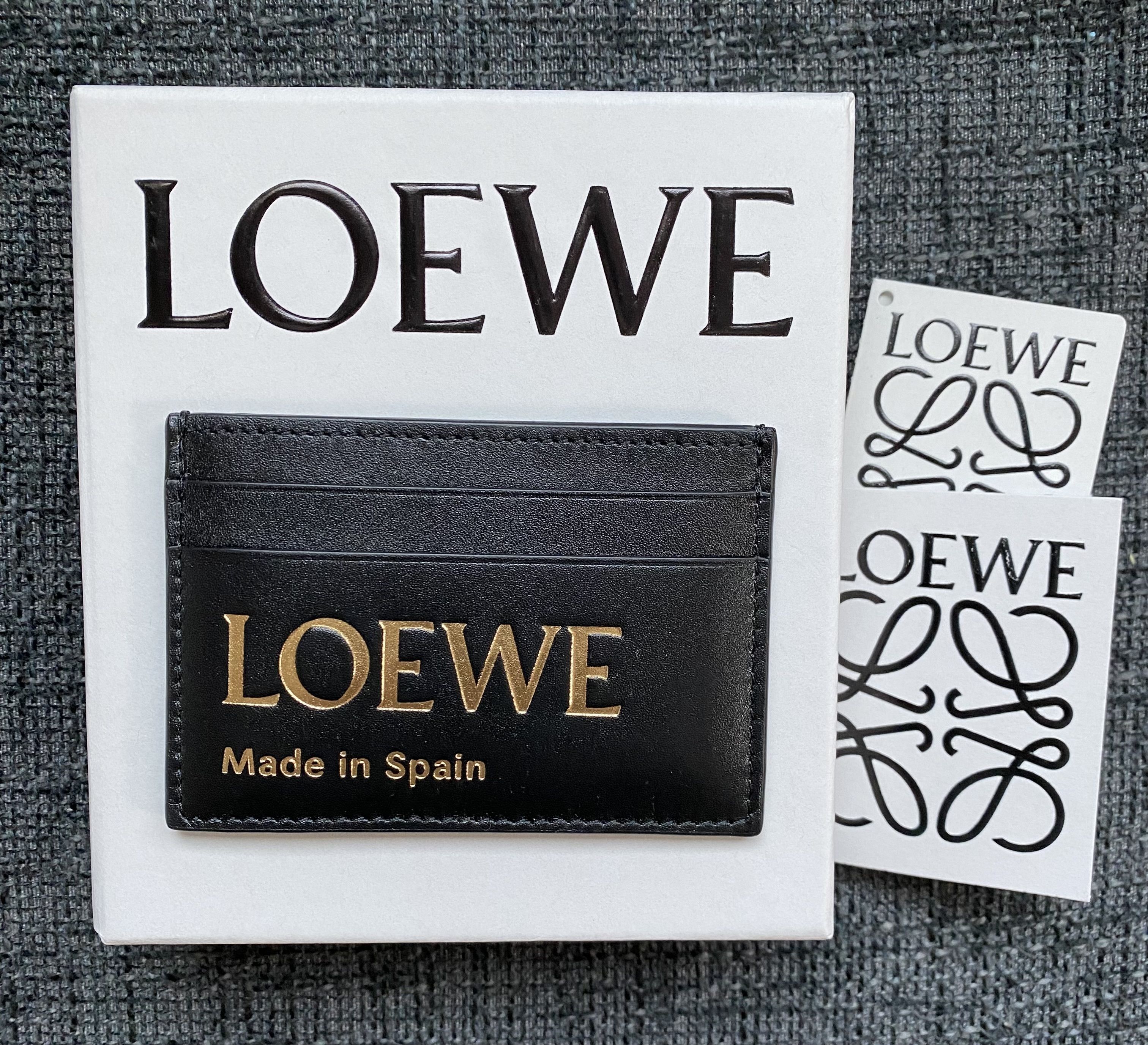 SALE☆国内即納☆LOEWE☆エンボスロエベ ロゴカードケース (LOEWE