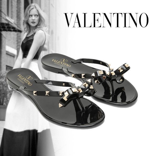 Valentino スタッズ付きブラックサンダル