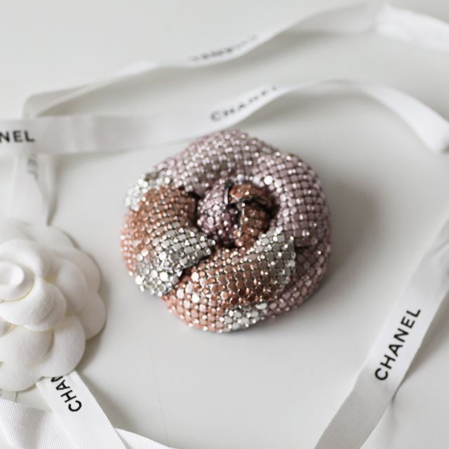 CHANEL】シャネル クリスタル カメリア ブローチ (CHANEL/ブローチ