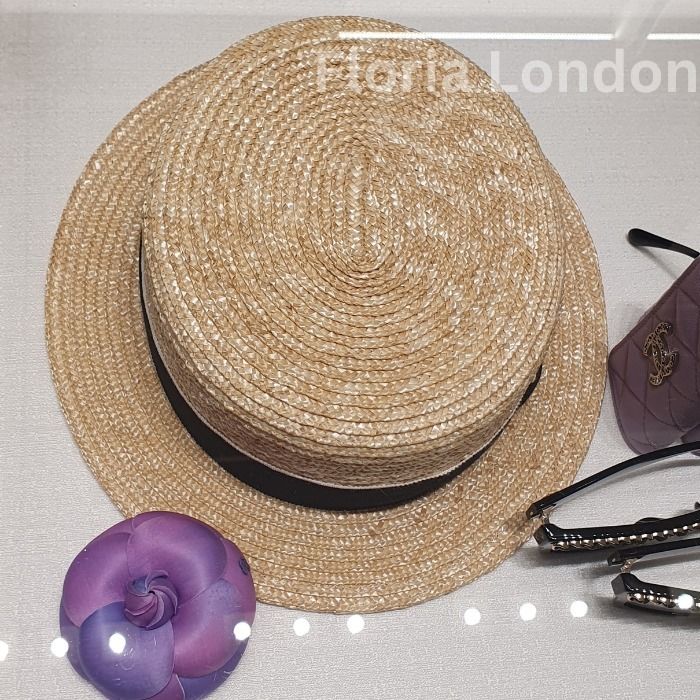 24SS【CHANEL】夏に！ 黒いリボンが上品でかわいい麦わら帽子 (CHANEL