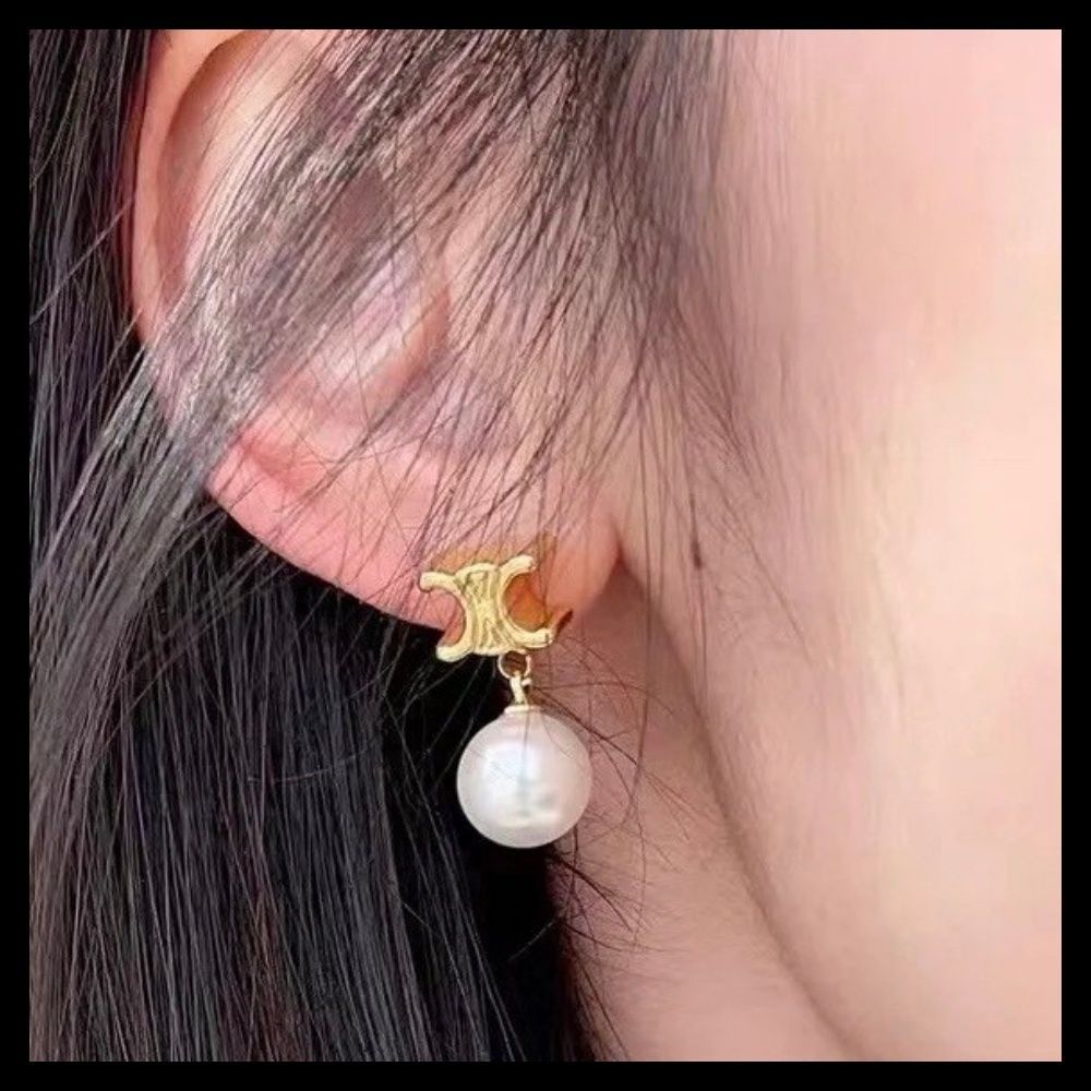 揺れるピアス♪】CELINE トリオンフ パールピアス (CELINE/ピアス