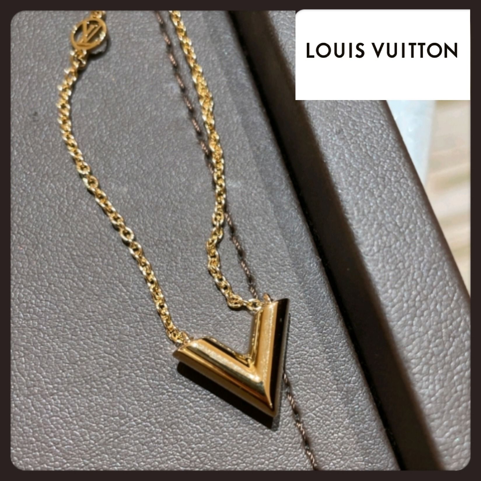 関税負担・国内発送【LV】ネックレス・エッセンシャルV (Louis Vuitton