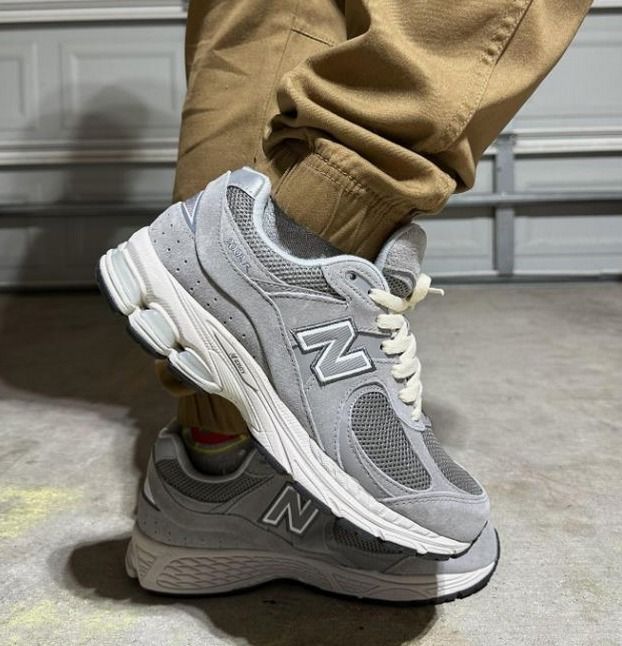 NEW BALANCE M2002R グレー ホワイト スニーカー 日本品薄完売! (New