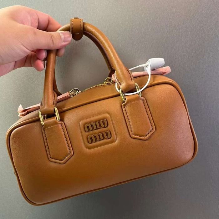 ☆MiuMiu☆アルカディ レザー バッグ (MiuMiu/ボストンバッグ) 5BB142