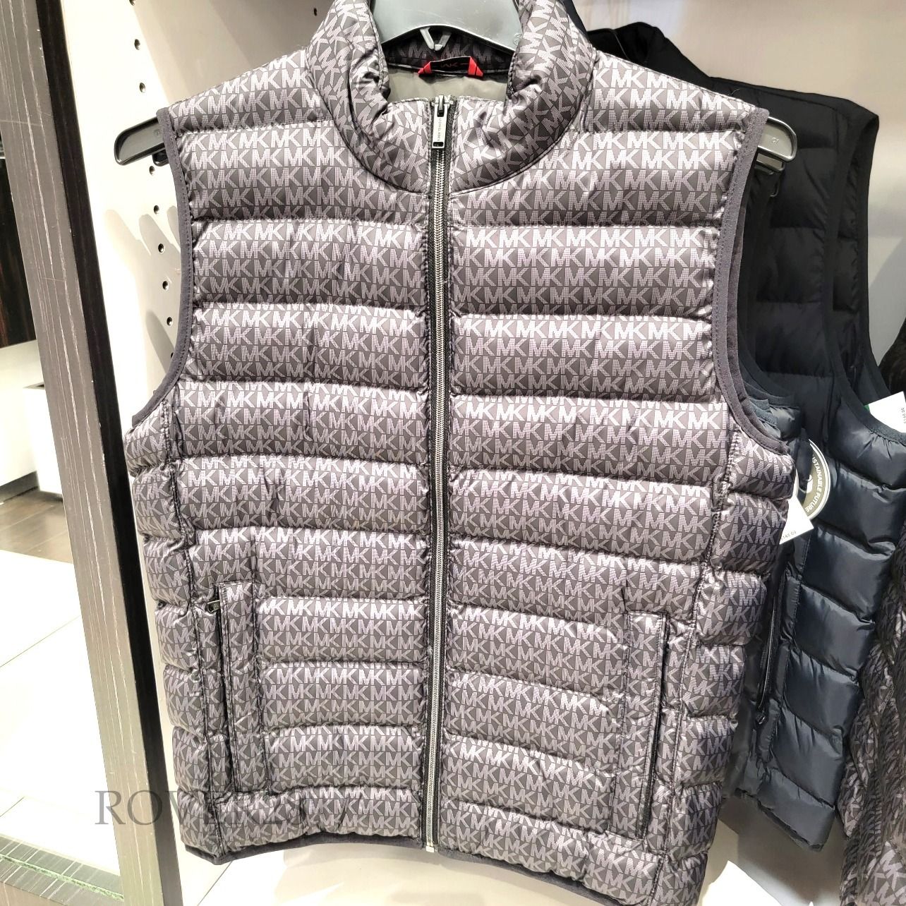 大人気【 Michael Kors 】大人カジュアル ☆ 着膨れしないベスト