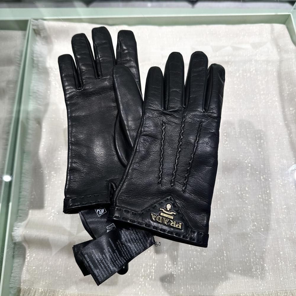 PRADA お洒落レザーグローブ 手袋 本革レザー カシミア裏地 ロゴ