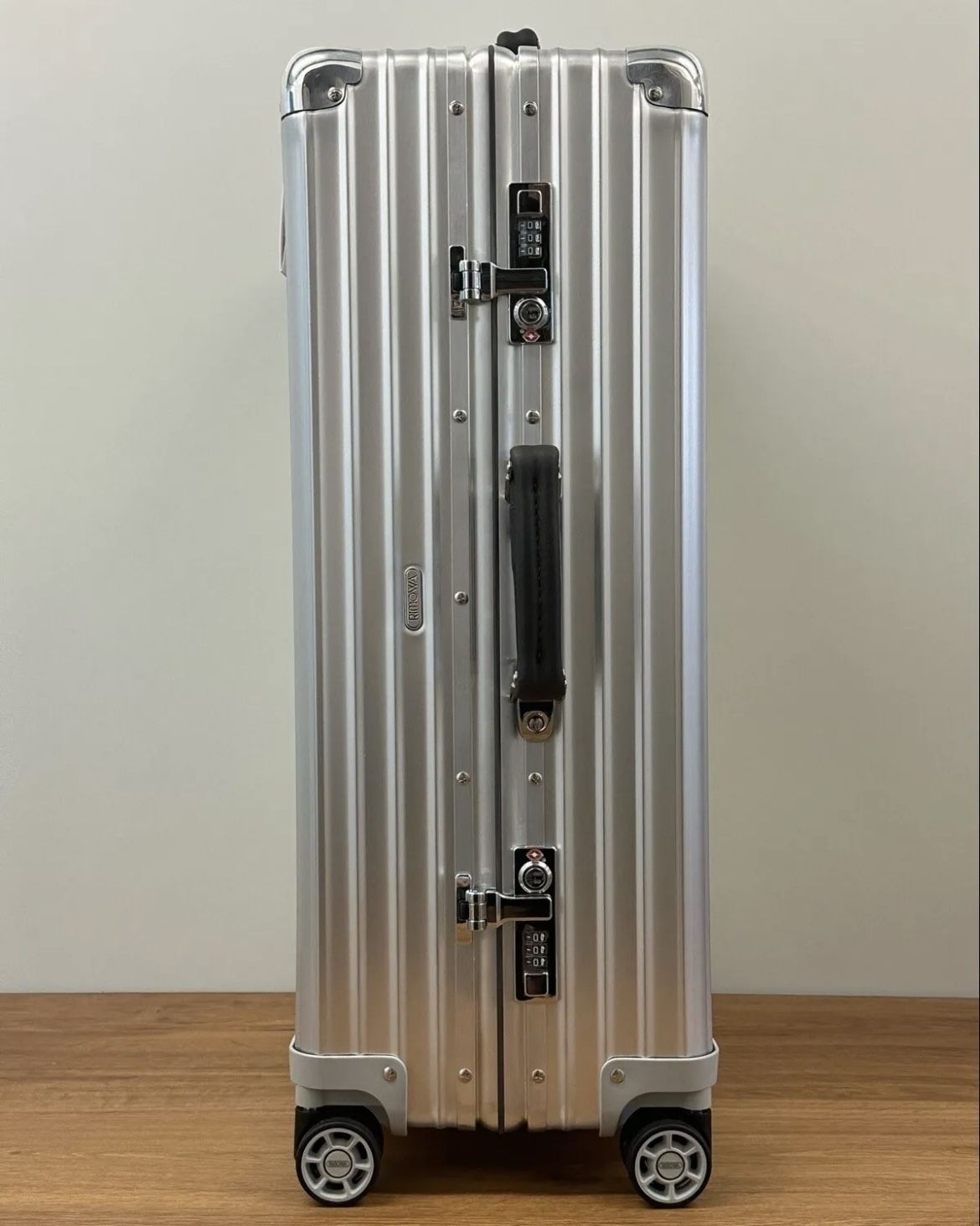 RIMOWA】Classic Flight Check-In M 60L アルミニウム (RIMOWA/スーツ