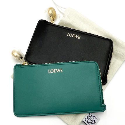 ロエベ ぺブル コインカードホルダー シャイニーナパカーフ (LOEWE