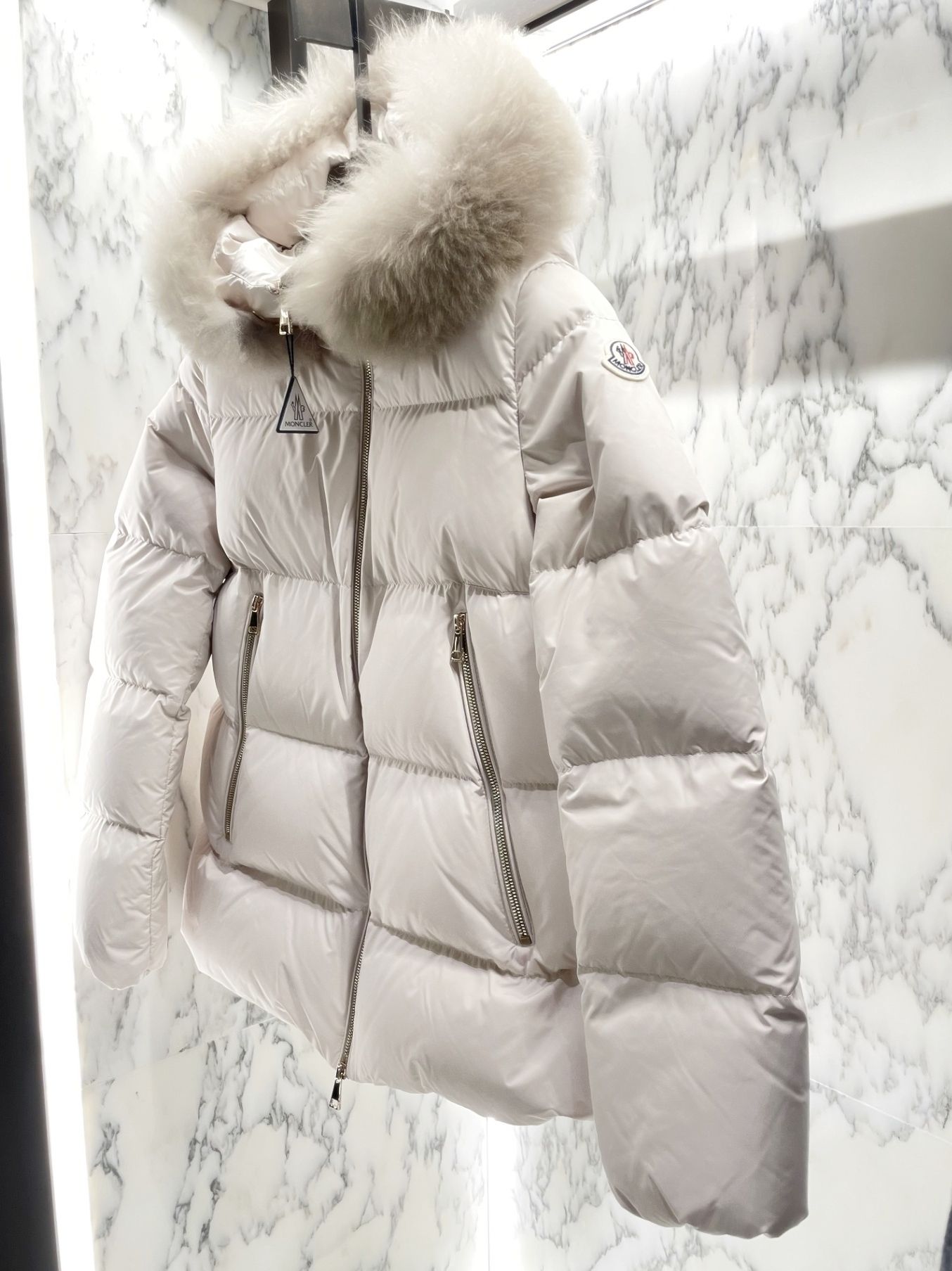 MONCLER☆新作 ファー付きダウンジャケット LAICHEFUR☆関税込み