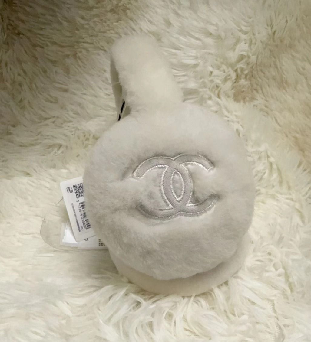 ふわふわで可愛い♪】シャネル CHANEL イヤーマフラー (CHANEL