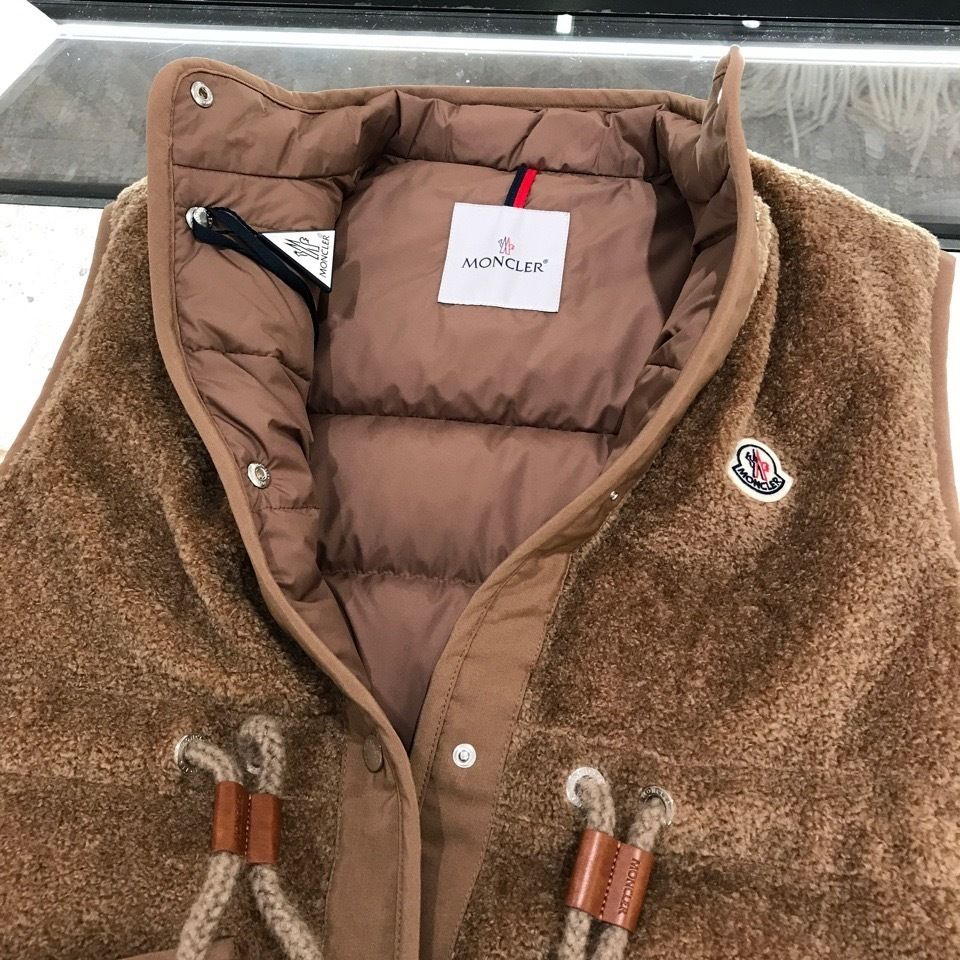 パリ直営店買付！【MONCLER】Bost Teddy ダウンベスト (MONCLER/ダウン