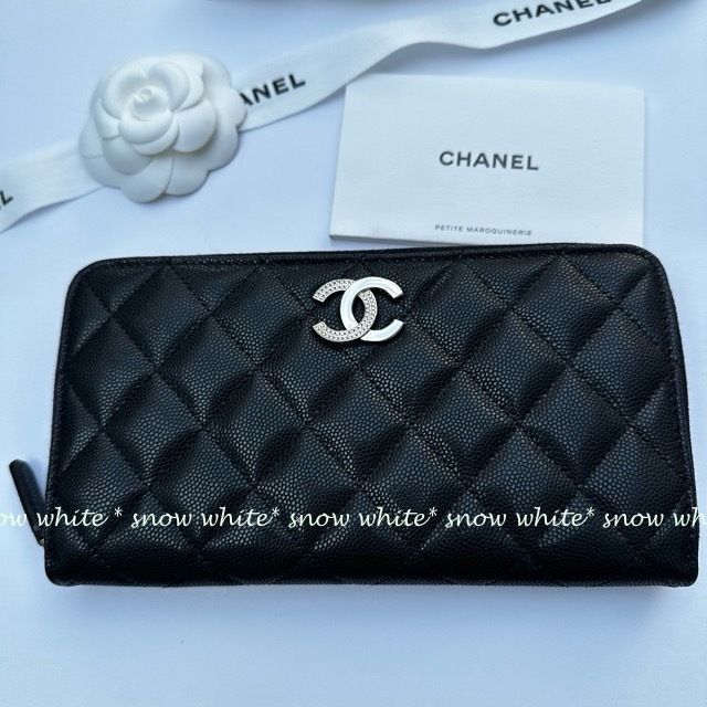 明日着 限定 キラキラxGOLDの大きなCCマーク ZIP 長財布 CHANEL