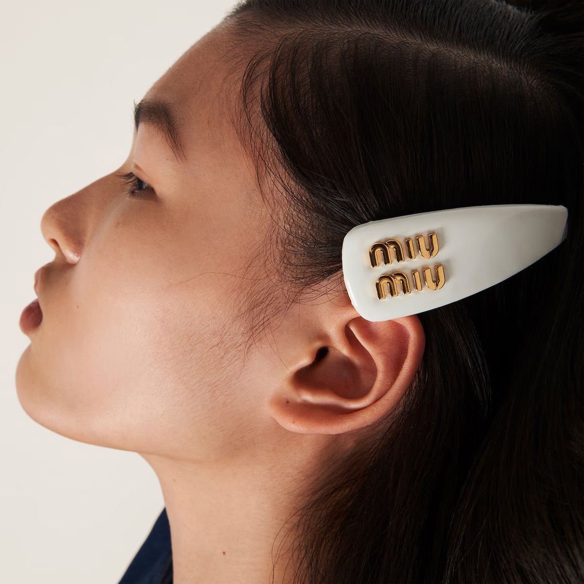 国内買付【MIU MIU】パテントレザー ヘアクリップ (MiuMiu/ヘア