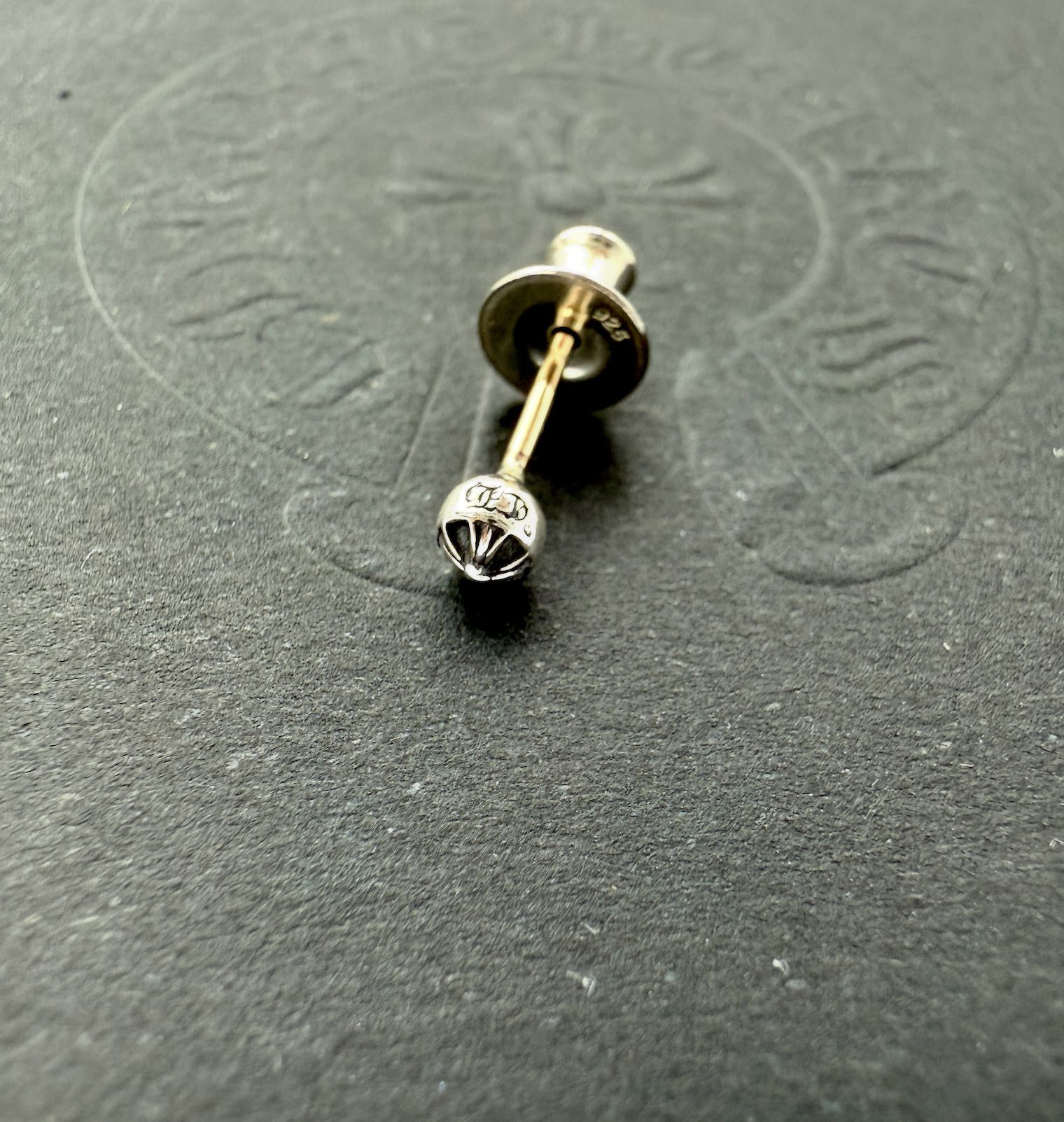 すぐ届く！国内発 クロムハーツ ミニ クロスボール ピアス (CHROME