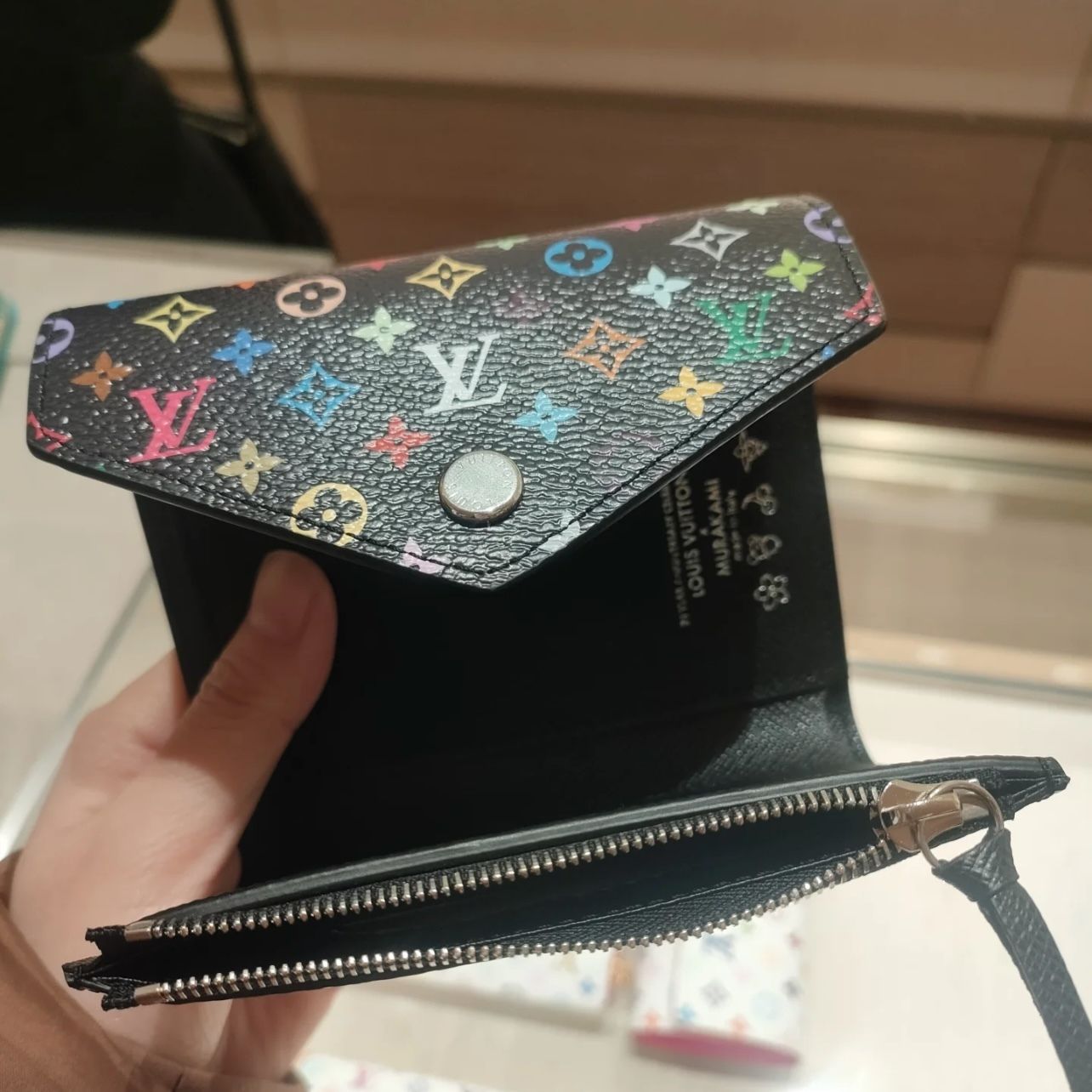 カラフルが可愛い♪】ルイヴィトン×村上隆 折りたたみ財布 (Louis