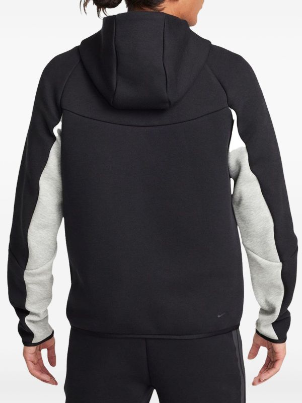 Nike テック ウィンドランナー 