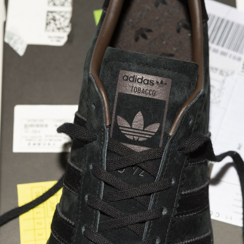 別注ですっかり大人びた＜アディダス オリジナルス＞の「タバコ