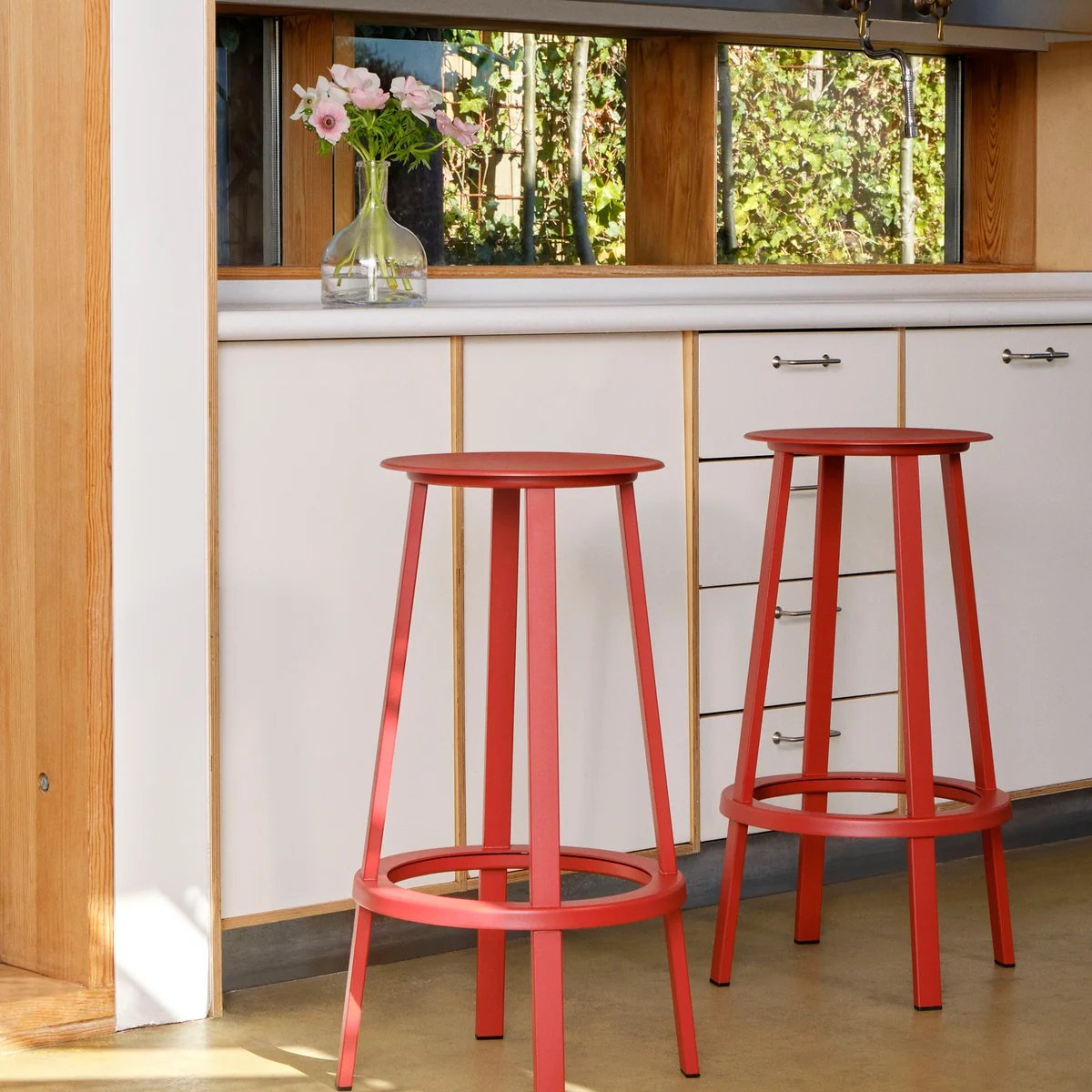 HAY - Revolver Bar stool | Connox