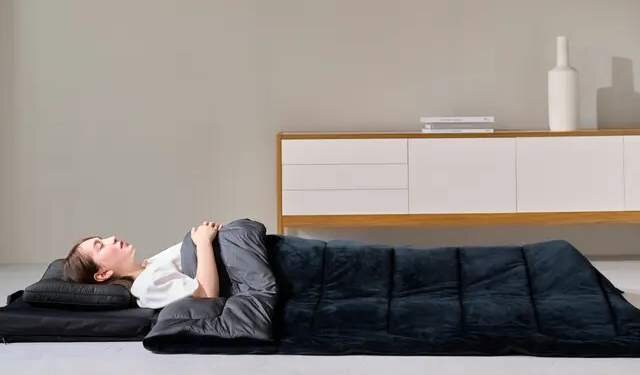 睡眠の秋】どこでも寝室に早変わり！運べる3in1ベッドは保温性も抜群だ