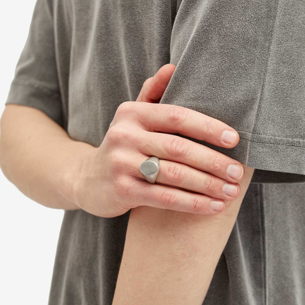 MM6 Maison Margiela Men's Signet Ring in Brushed Silver MM6 Maison