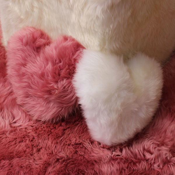 ムートンクッション ハート ピンク（直送品） - アスクル