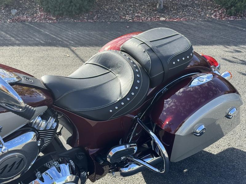 2025 Indian Motorcycle® Springfield® Maroon Metallic/Silver Quartz