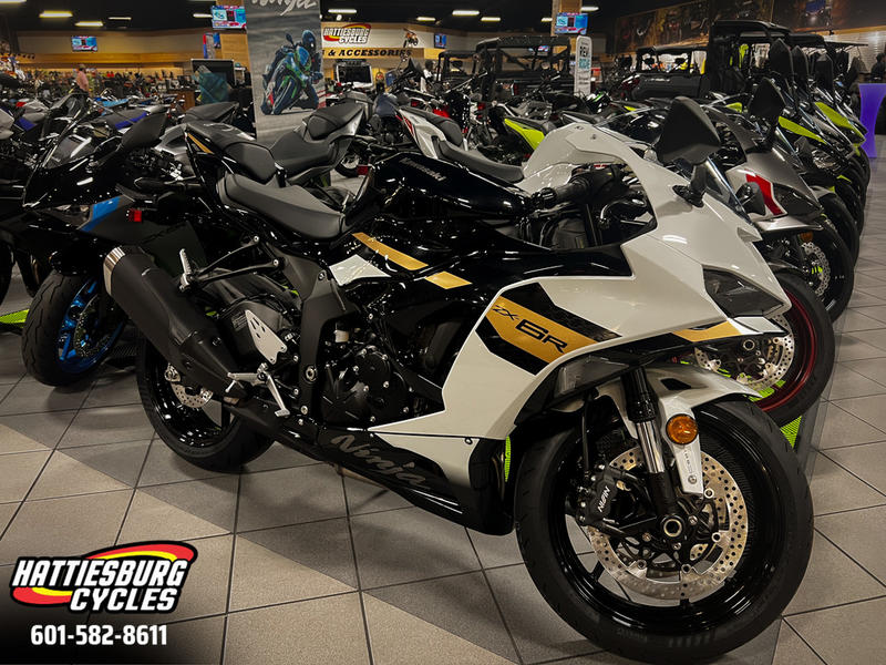 2026 Kawasaki Ninja® ZX™-6R ABS | Hattiesburg Cycles