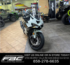 2026 Kawasaki Ninja® ZX™-6R ABS Stock: K040126 | Fun Bike Center