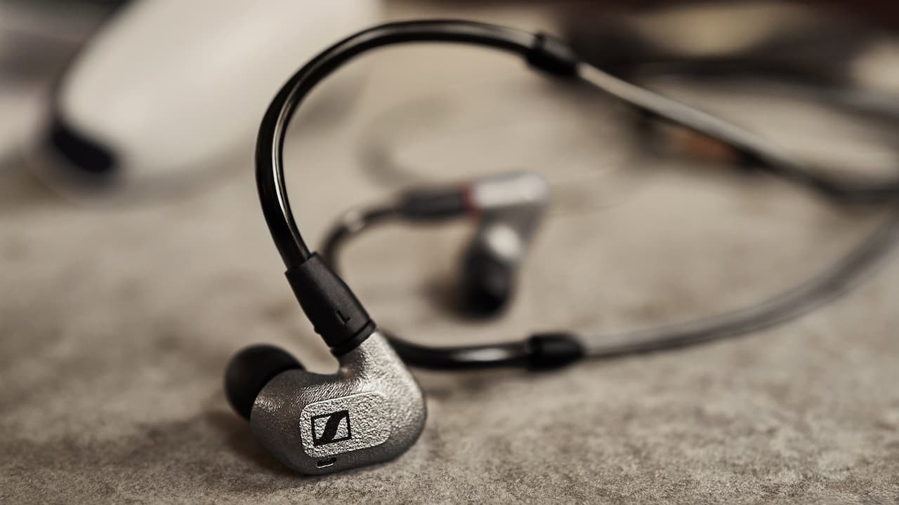 The Sennheiser IE 600 Audiophile Earphones Pull Back the Curtains