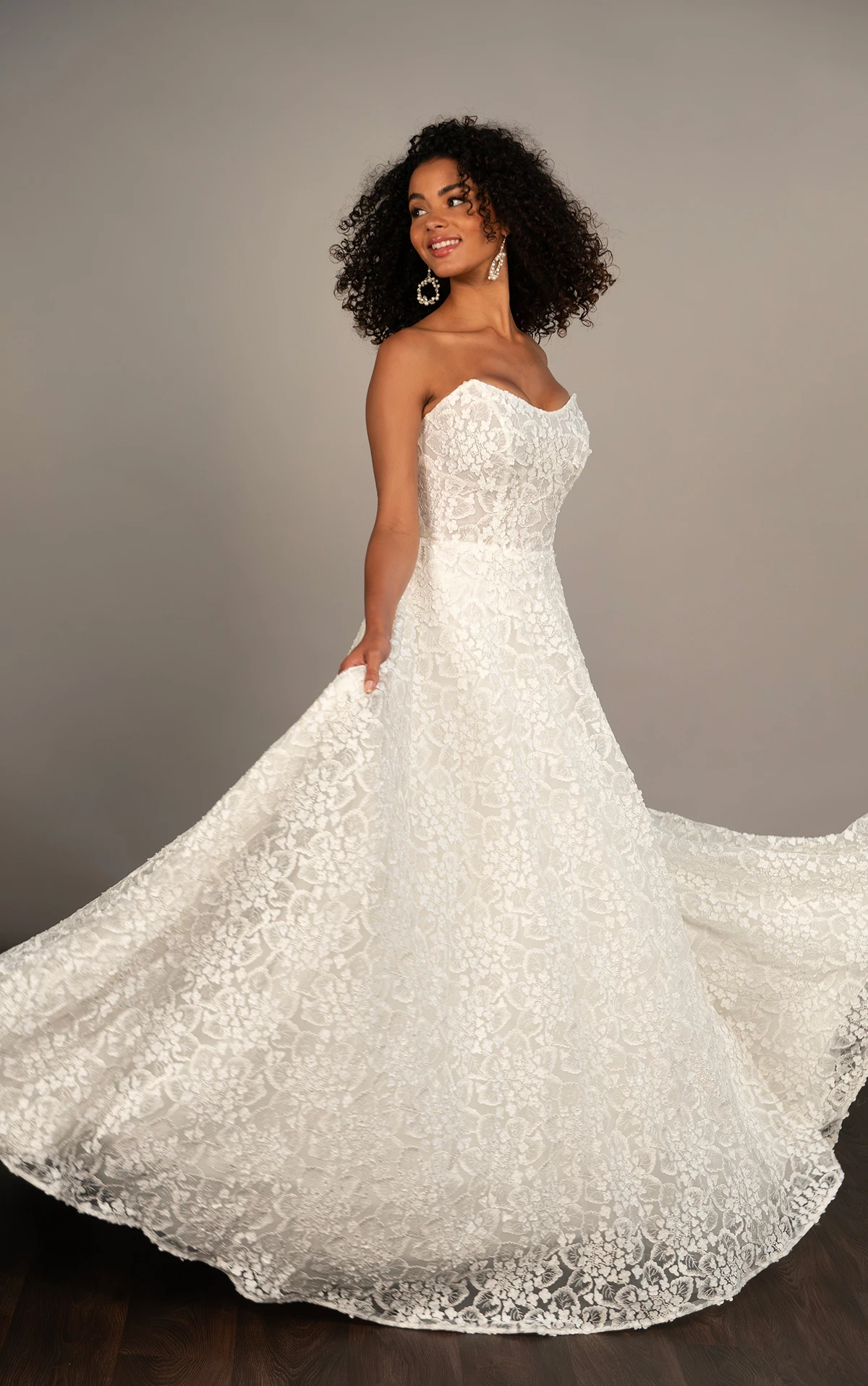 Romantic Strapless A-Line Lace Wedding Dress