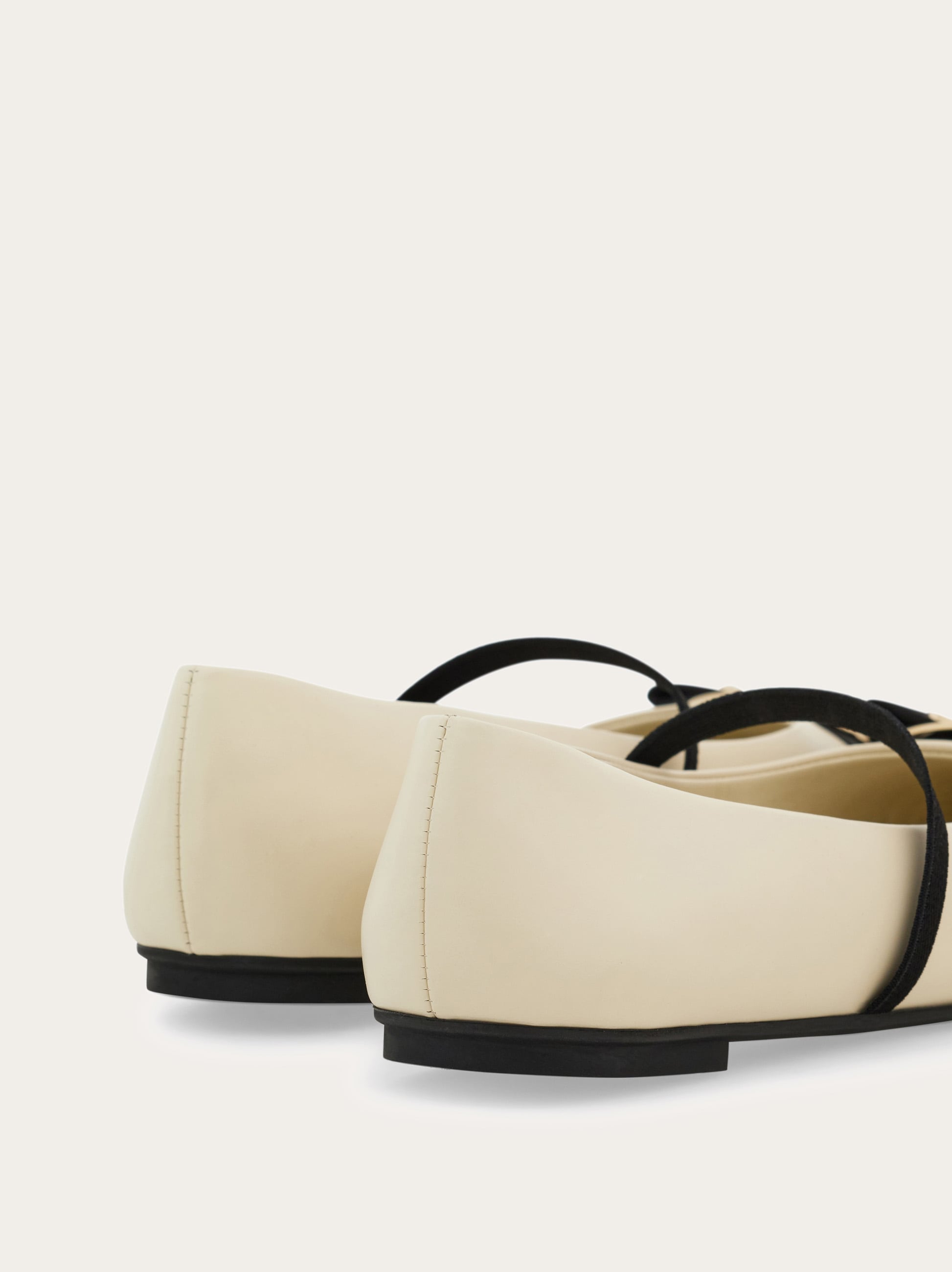 バレリーナシューズ - ウィメンズ | Ferragamo