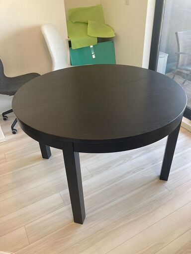 イケアIKEA ダイニングテーブル BJURSTA 丸型ブラック黒 伸長式 (ふる