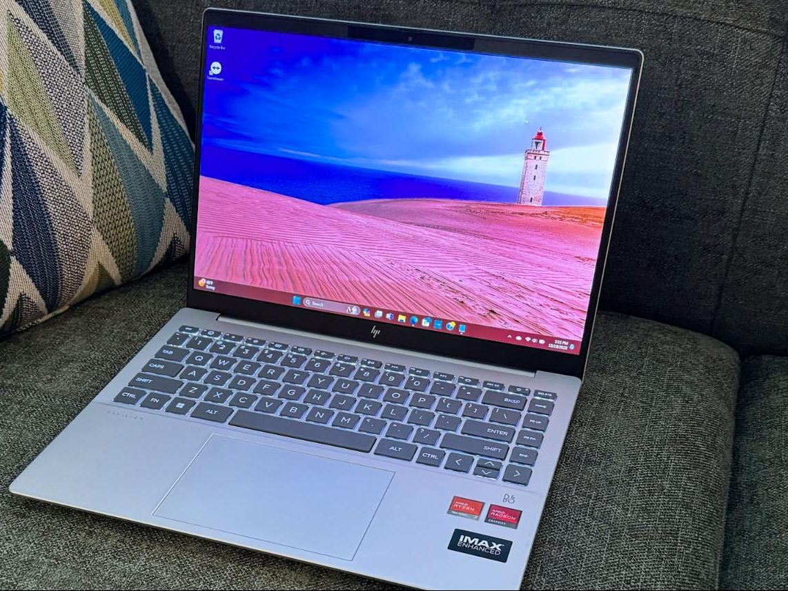 HP Pavilion Plus 14 OLED Review: Reasonably Priced WIth AMD Zen 4