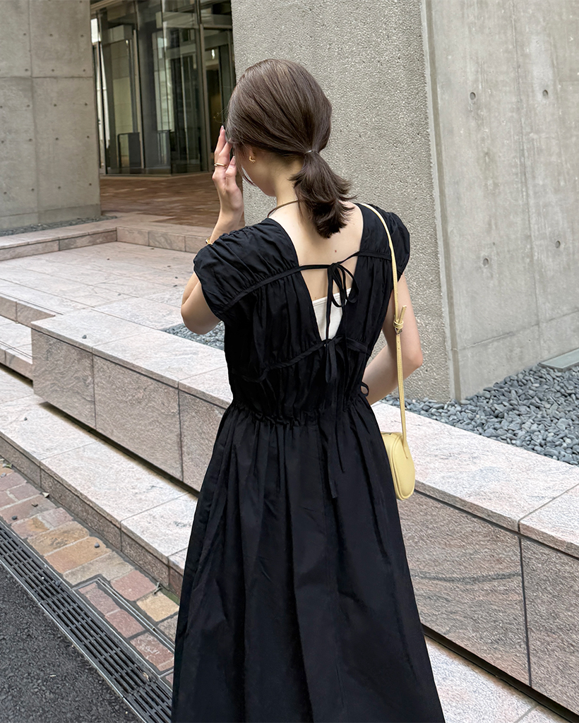 Vネックシャーリングロングワンピース | ファッション通販サイト NUGU