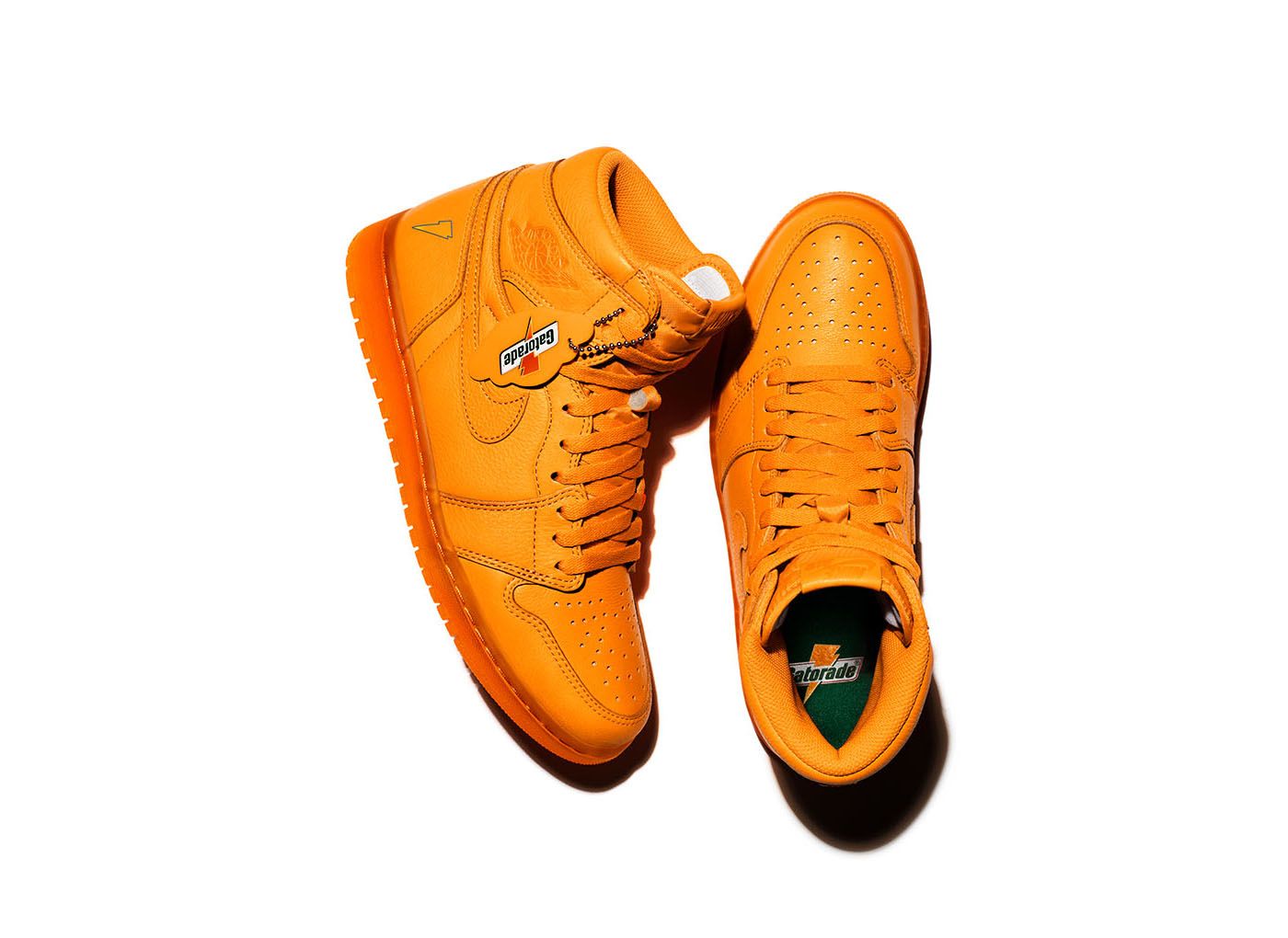 ナイキ × ゲータレード エアジョーダン1 LIKE MIKE オレンジ【12/27