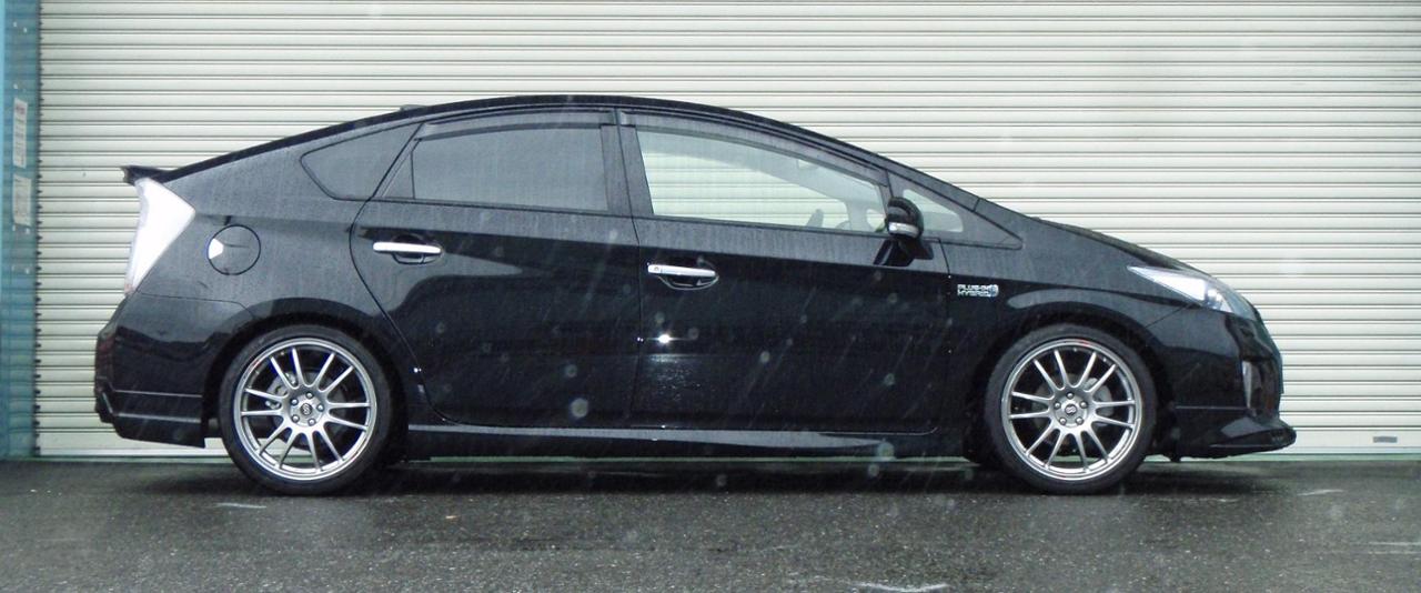 TEIN STREET BASIS Z プリウスPHV 【ZVW35】 のパーツレビュー