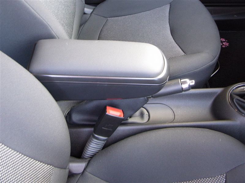 純正アームレスト取り付け（ミニ MINI・R56/57）by ニコラス999 - みんカラ