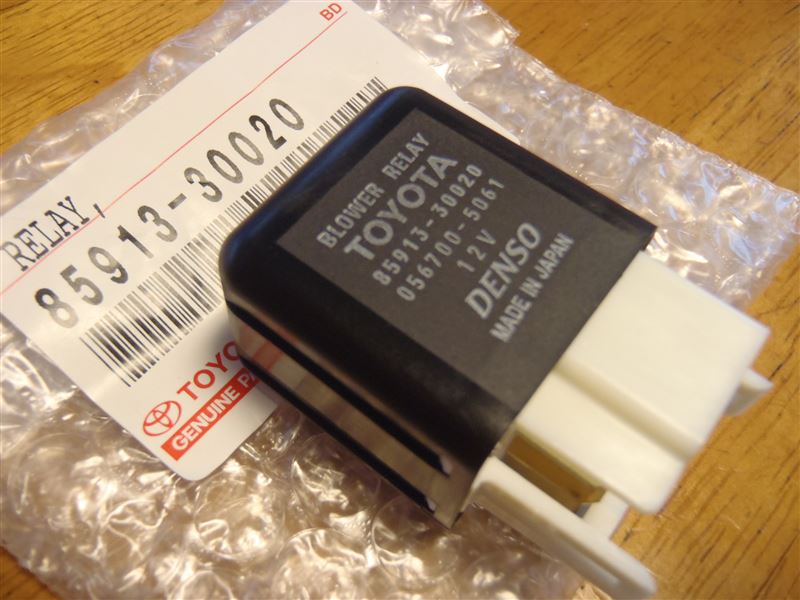 エンジン メインリレー交換（トヨタ カローラレビン・AE85/86）by