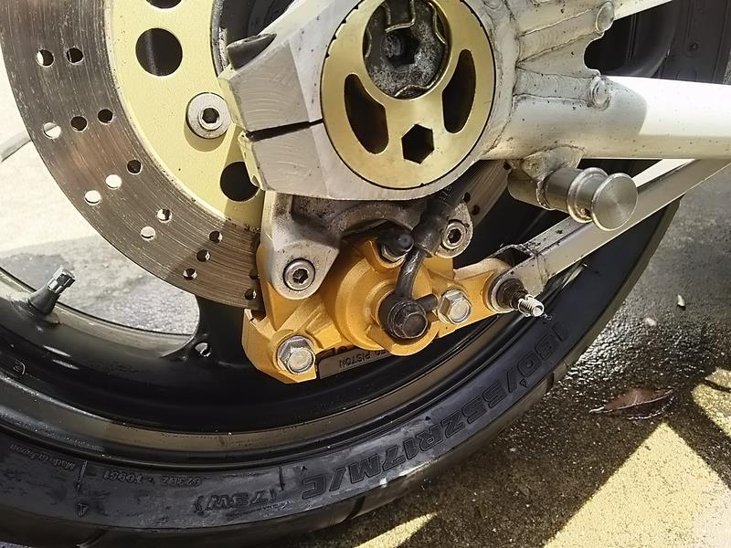 ZRX1100]リアブレーキキャリパー交換と揉み出し（カワサキ ZRX1100）by