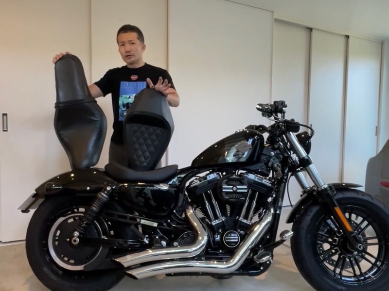 ハーレー 純正シートを比べて見る（ハーレーダビッドソン XL1200X