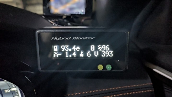 寒いけどハイブリッドモニター取り付け（ネジ二本で完了）（24220km